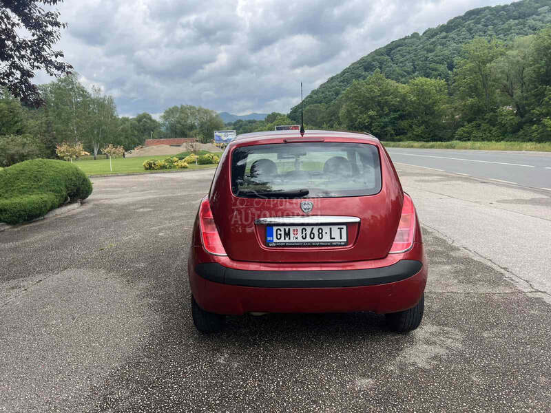 Lancia Ypsilon 