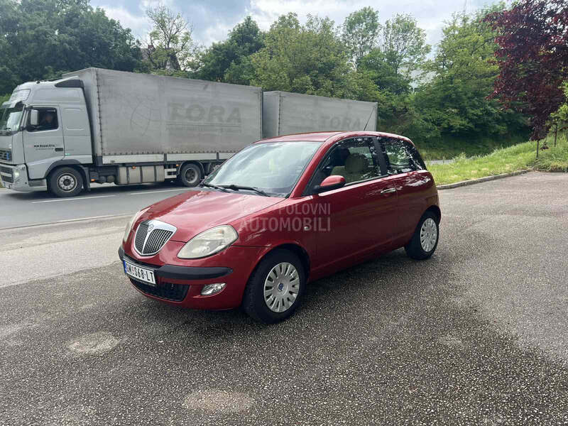 Lancia Ypsilon 