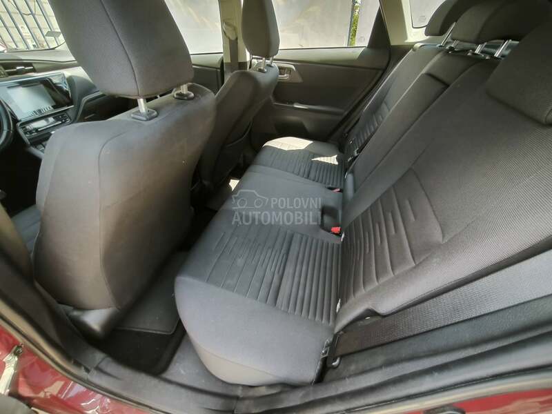 Toyota Auris 1.6i