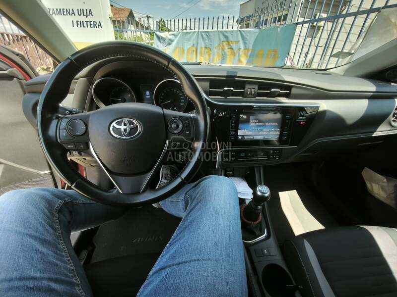 Toyota Auris 1.6i