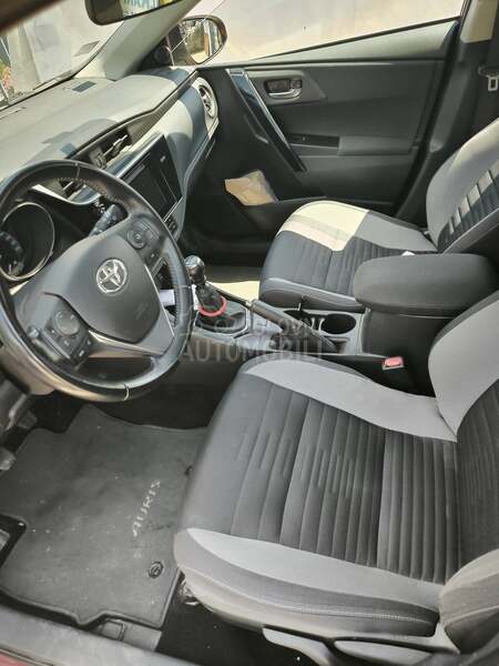Toyota Auris 1.6i