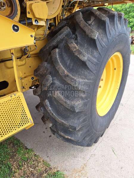 New Holland tx32