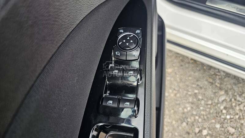 Ford Mondeo Rezervisan