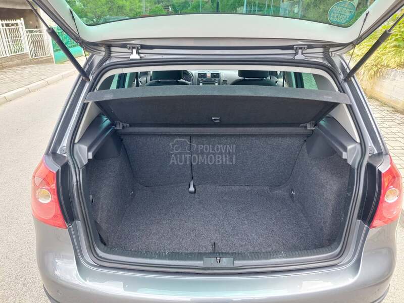 Volkswagen Golf 5 REZERVISAN
