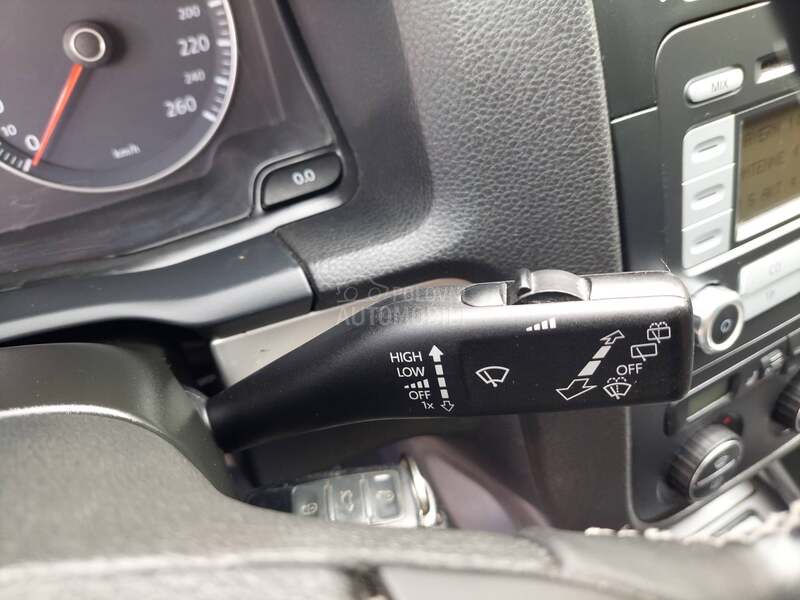 Volkswagen Golf 5 REZERVISAN