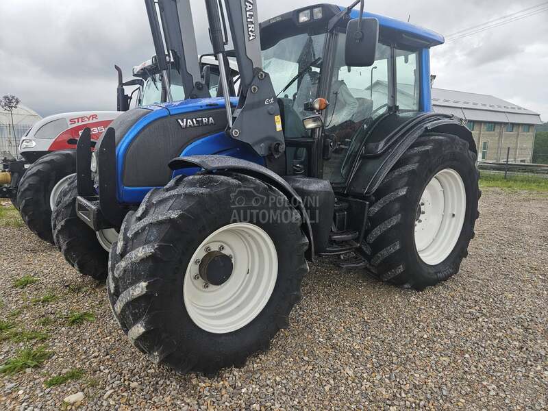 Valtra N101 SA UTOVARIVACEM