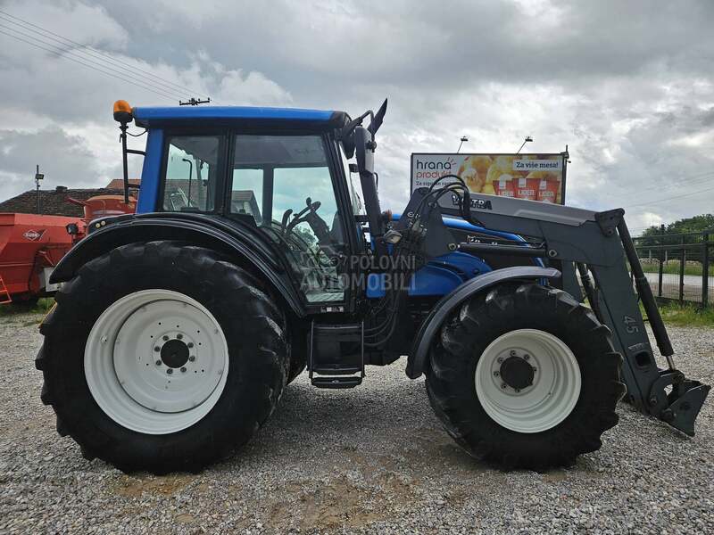 Valtra N101 SA UTOVARIVACEM
