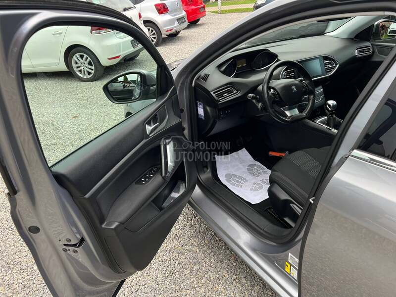 Peugeot 308 1.6 HDI nav/pan/kam