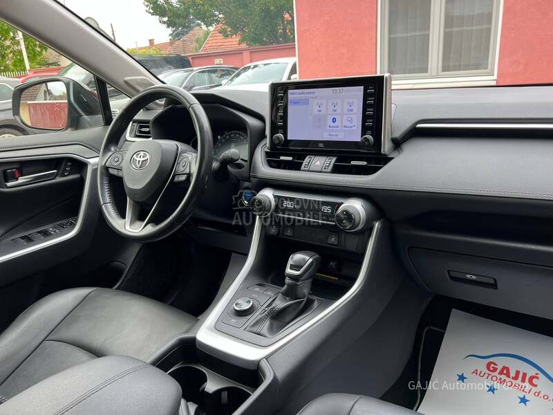Toyota RAV 4 HYBRID 4x4
