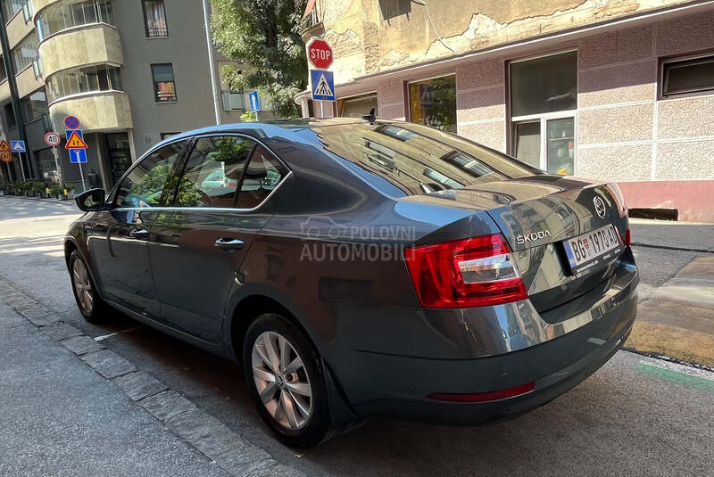 Škoda Octavia 1.6 DSG