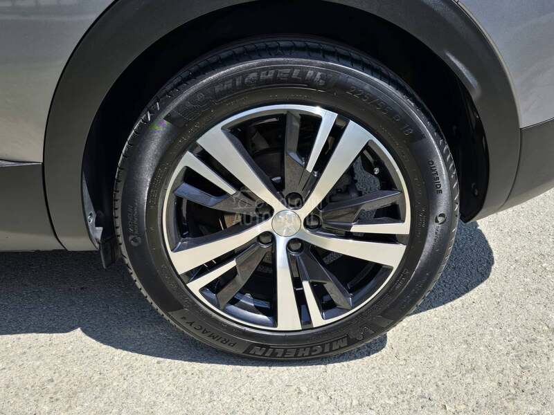 Peugeot 3008 1.2/AUT/ALLURE