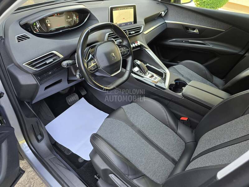 Peugeot 3008 1.2/AUT/ALLURE