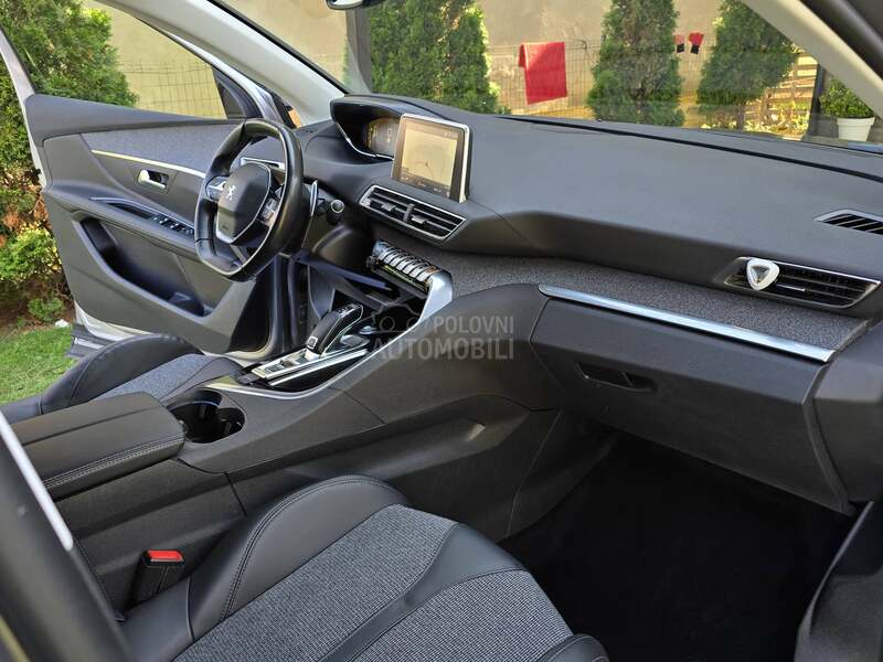 Peugeot 3008 1.2/AUT/ALLURE