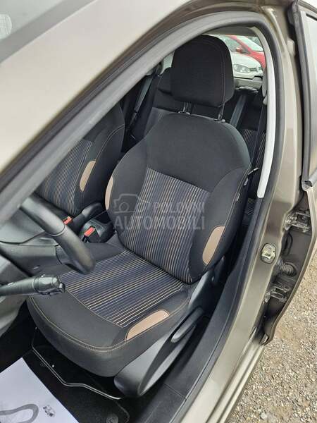 Peugeot 208 1.2B/URBAN SOUL
