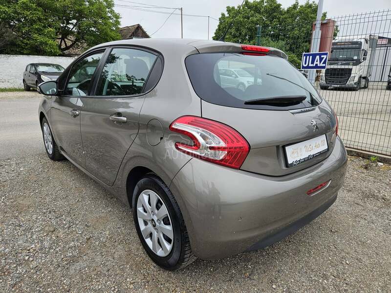 Peugeot 208 1.2B/URBAN SOUL