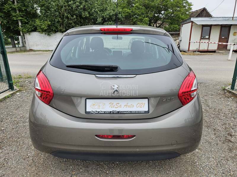 Peugeot 208 1.2B/URBAN SOUL