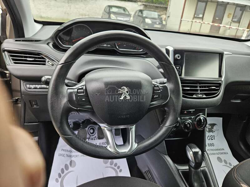 Peugeot 208 1.2B/URBAN SOUL