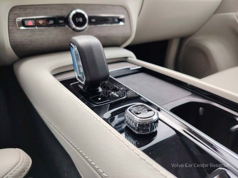 Volvo XC90 2.0 B5 AWD CORE 7S