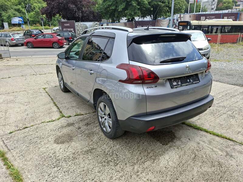 Peugeot 2008 1,2 STYLE