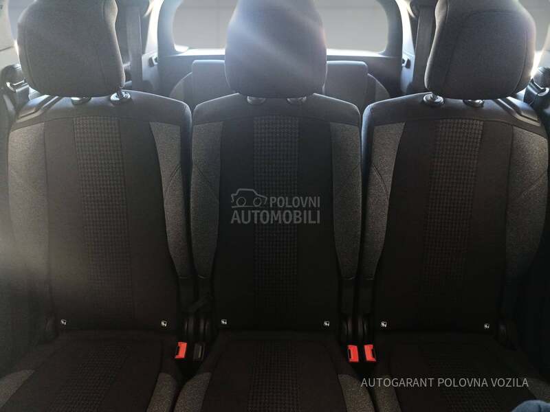Peugeot 5008 1.5 HDI ACTIVE A/T