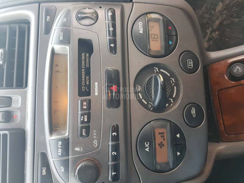 Nissan Almera regdugooo