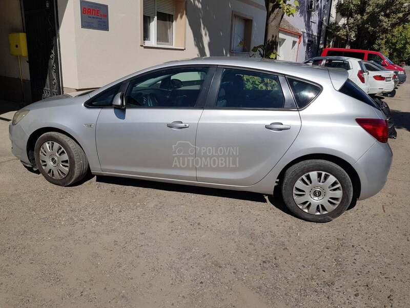 Opel Astra J ASTRA ESSEA16XER