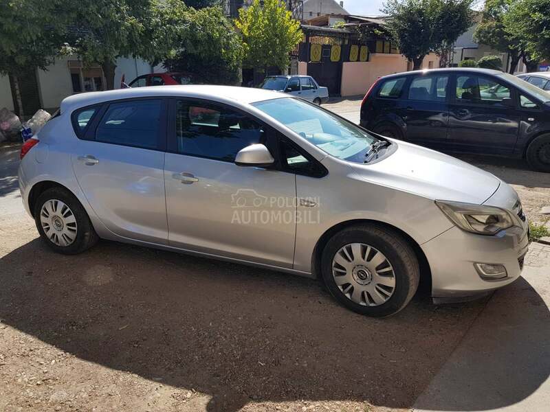 Opel Astra J ASTRA ESSEA16XER