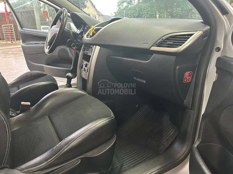 Peugeot 207 SW Cros