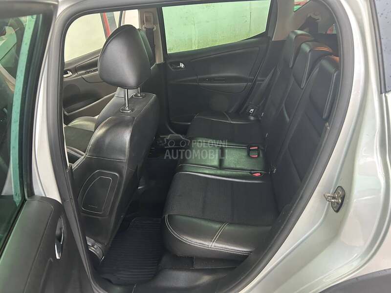 Peugeot 207 SW Cros