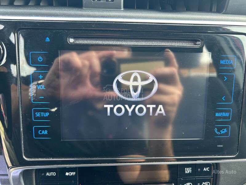 Toyota Auris HYBRID