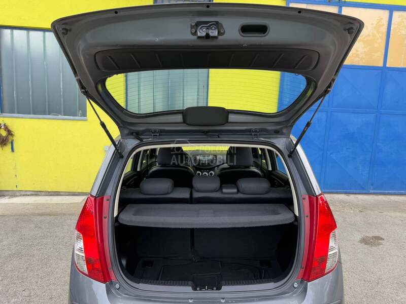 Hyundai i10 1.1b/FABRIČKO STANJE