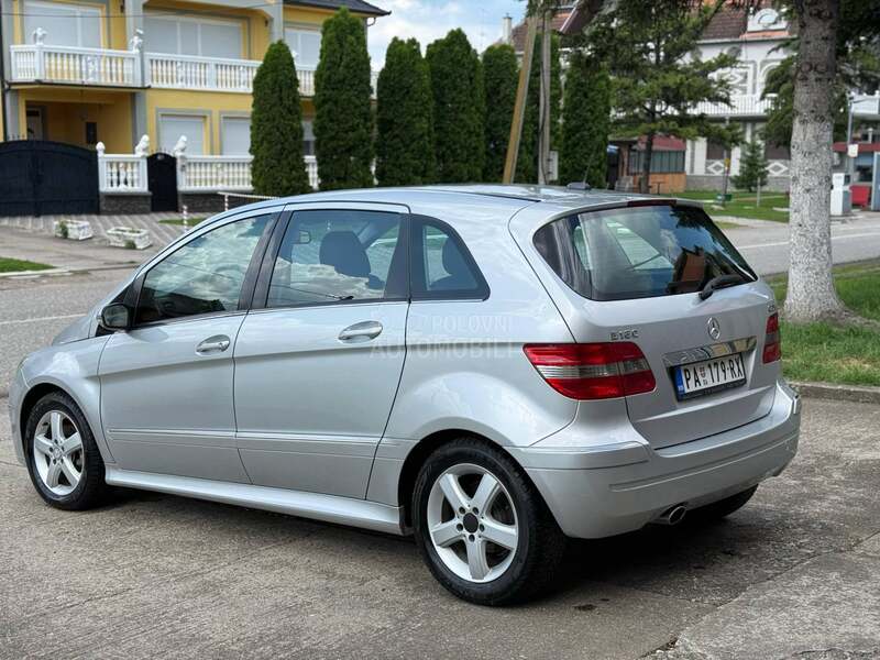 Mercedes Benz B 180 VrediPogledati