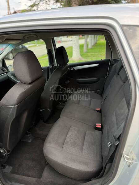 Mercedes Benz B 180 VrediPogledati