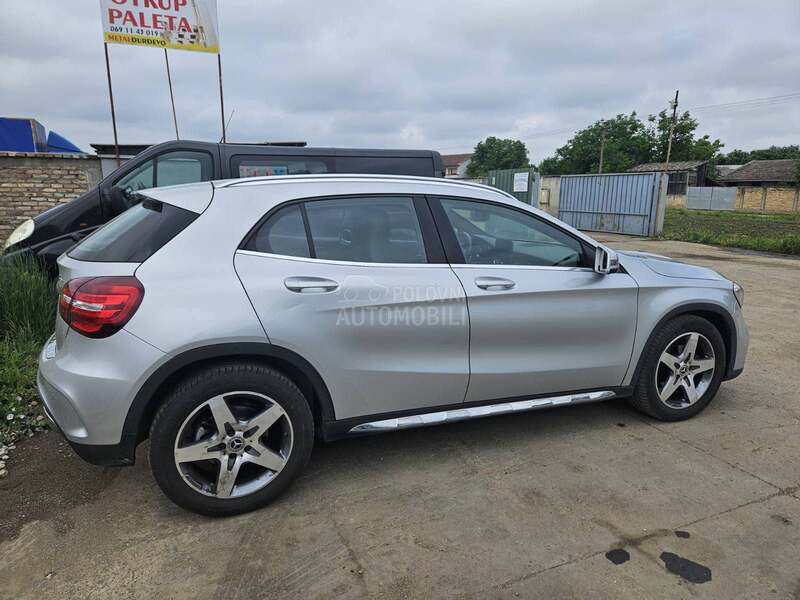 Mercedes Benz GLA 200 