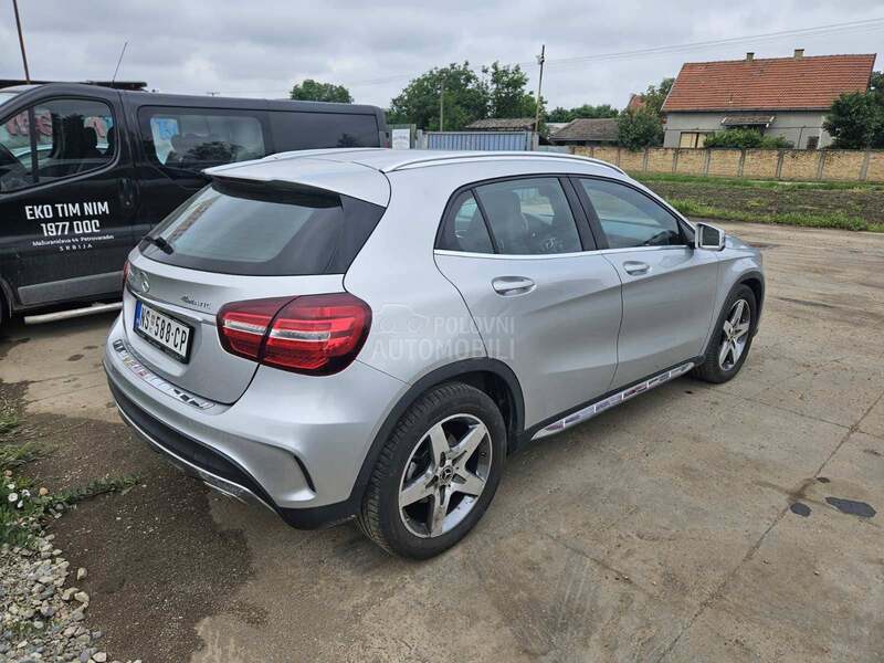 Mercedes Benz GLA 200 
