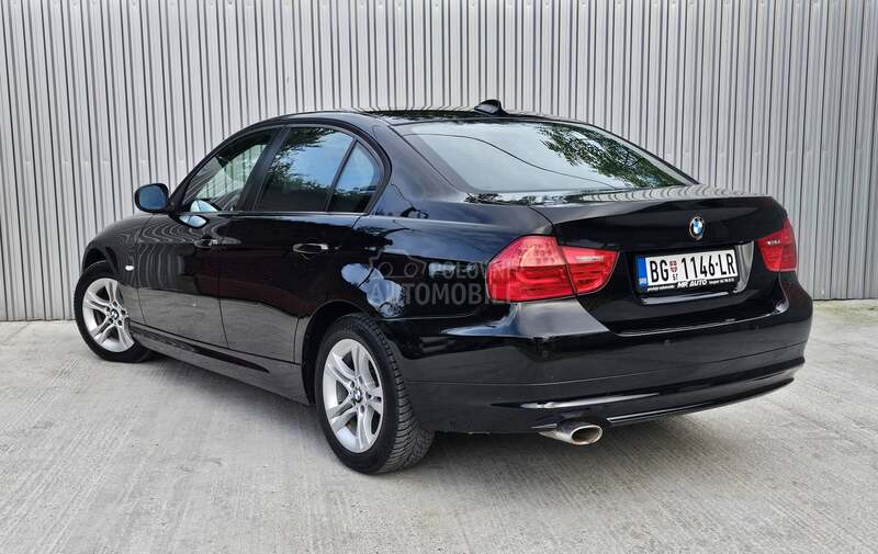 BMW 318 N A V I