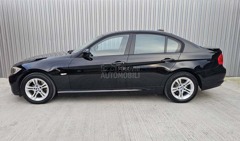 BMW 318 N A V I