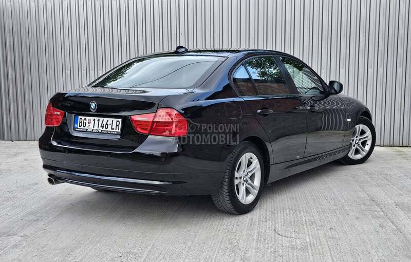 BMW 318 N A V I