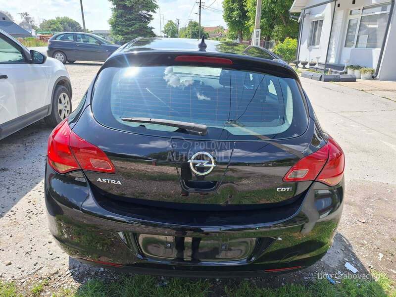 Opel Astra J 1.7cdti cosmo