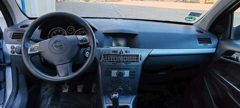 Opel Astra H 