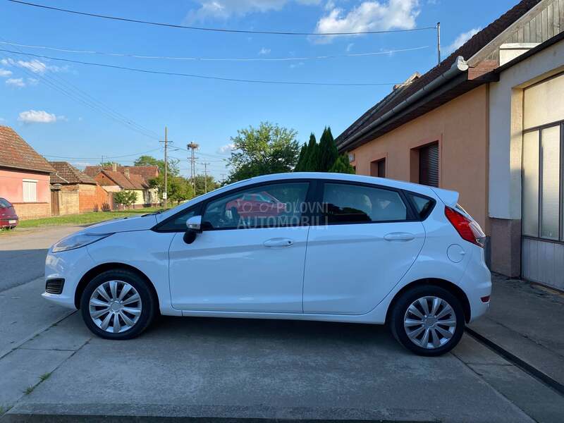 Ford Fiesta SALON.CH