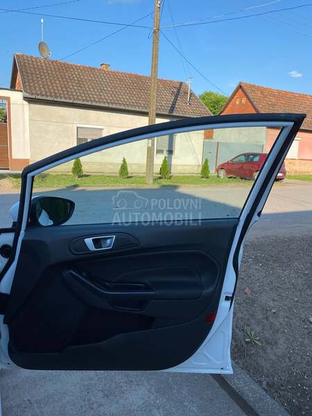 Ford Fiesta SALON.CH