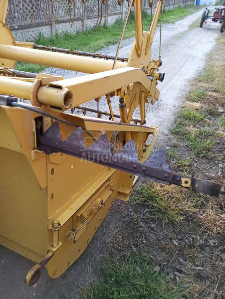 New Holland 8030