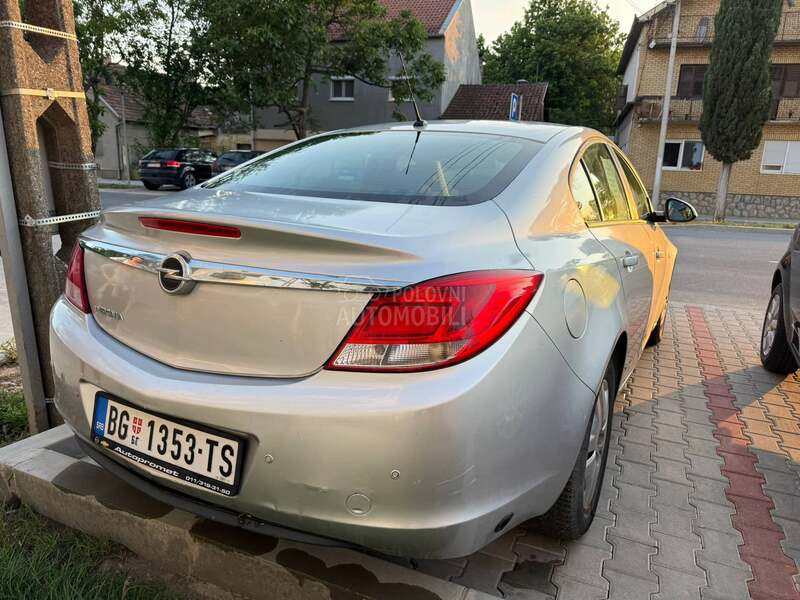 Opel Insignia 1.8