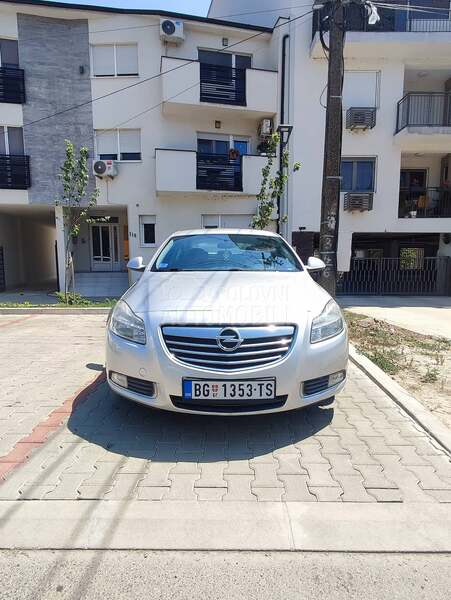 Opel Insignia 1.8