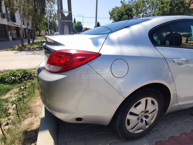 Opel Insignia 1.8