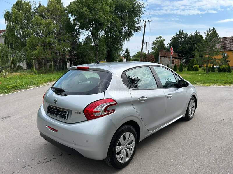 Peugeot 208 