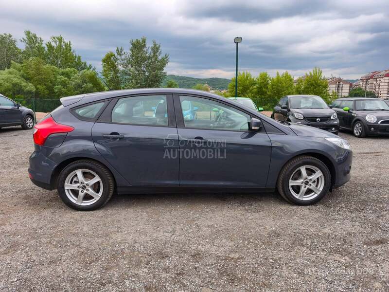 Ford Focus 1.6 i TREND CH