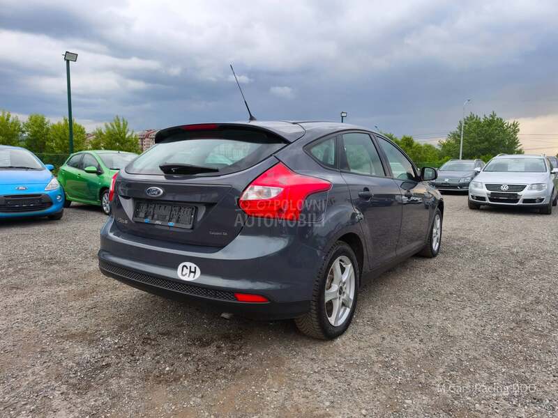 Ford Focus 1.6 i TREND CH