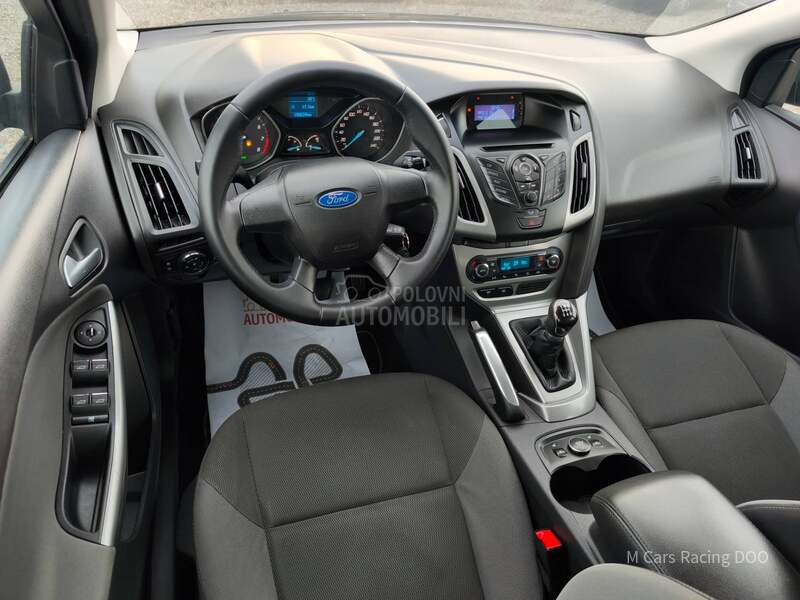 Ford Focus 1.6 i TREND CH